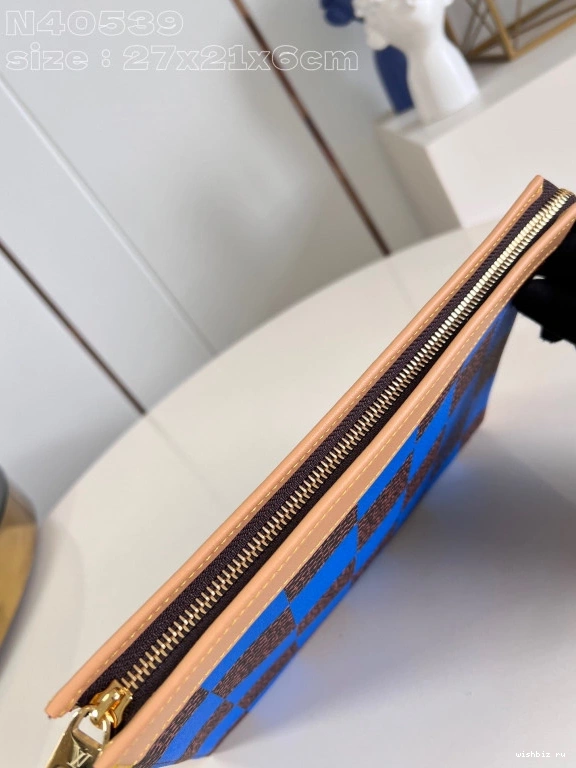 WIS VUITTON POCHETTE LOUIS VOYAGE-27*21*6CM 0317